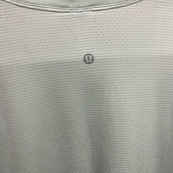 Lululemon swiftly tech long sleeve - Picture 2 of 2